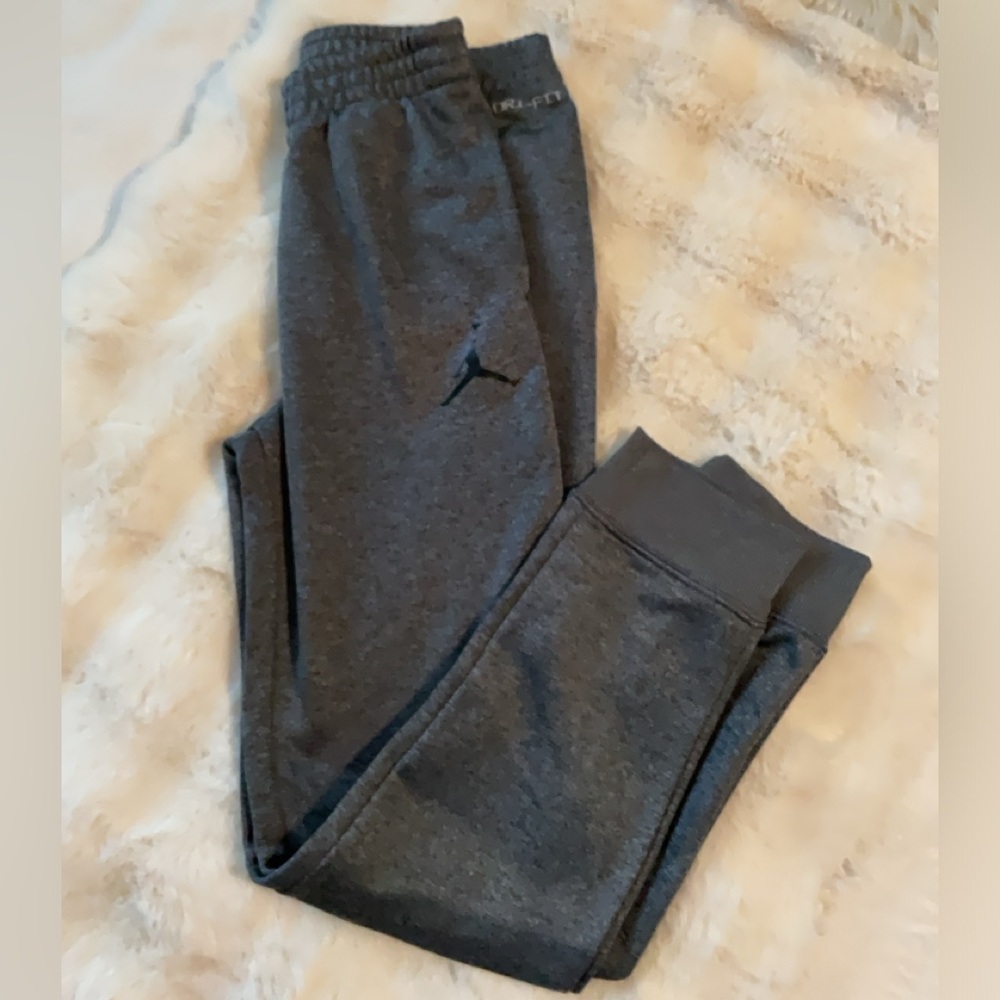 JORDAN•Boys Jumpman Charcoal DriFit Classic Joggers•L